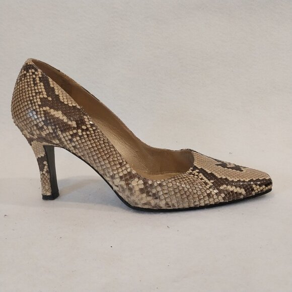 Stuart Weitzman Python Snake Skin Pump Womens 7 Beige 3" Mid Heel Pointy Toe, Au - Picture 1 of 10